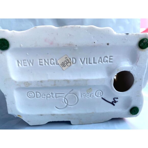 Department 56 New England Village Brick Town Hall 1986 - Picture 5 of 6